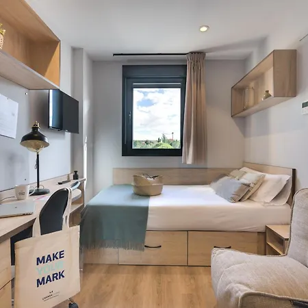 Livensa Living Salamanca Parking Free-3